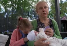 Aleksandra je rodila deseto dete u 66. godini: Njena priča šokira svet, evo kako danas živi i da li se kaje