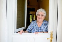 Moja baka od 90 godina me je naučila 4 pravila čišćenja zbog kojih je moja kuća uvek besprekorna