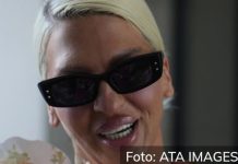ROĐENDANSKA PROSLAVA DALEKO OD OČIJU JAVNOSTI Jelena Karleuša uhvaćena na ovom mjestu, pored nje poznati muškarac