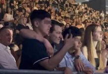 Koliko su porasli! Sinovi pratili Tanju iz lože, pa im se pridružio Muki – ovako se slažu, scena razniježila sve
