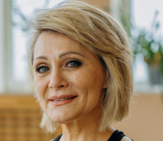 Žena se oseća mladom sve dok ne primeti ova 3 znaka: Tada starenje već polako počinje