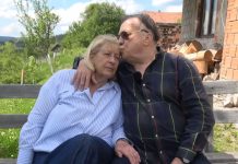 Simptomi bolesti od koje je umrla žena Halida Bešlića: Pevač je po boji kože znao da ima rak