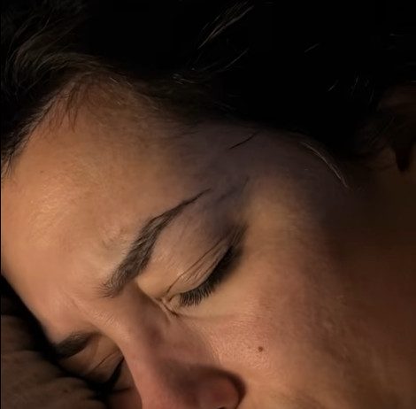 Mačka je svake noći budila svog vlasnika i istjerala je iz spavaće sobe: žena je mislila da mačka ima psihičkih problema dok je nije odnijela veterinaru
